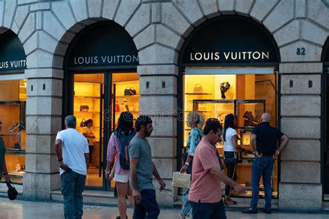 louis vuitton verona outlet|louis vuitton italy stores.